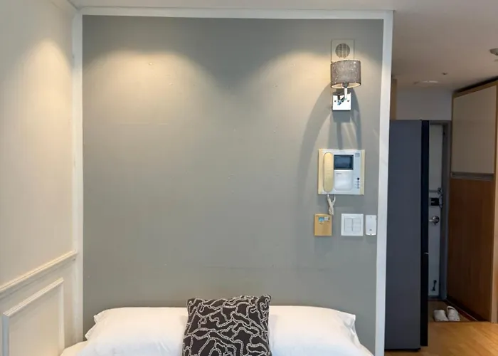 1min Duplex House Hong Dae *