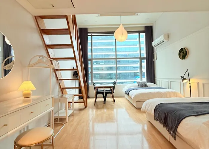 1min Duplex House Hong Dae *